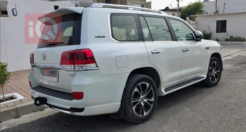 تويوتا لاندكروزر